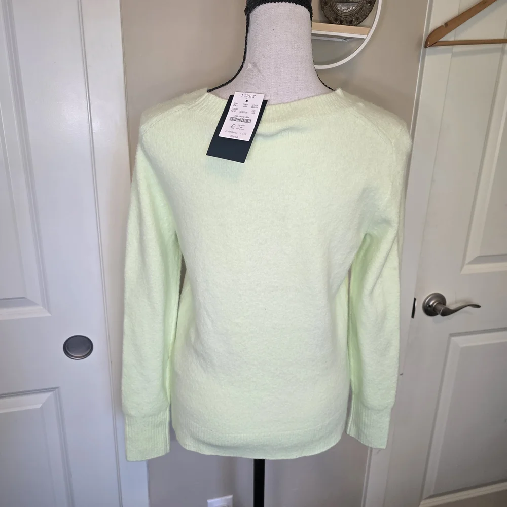 NWT J. Crew Extra Soft Lime Green Crew Neck Sweater XS Womans Wool Blend Preppy